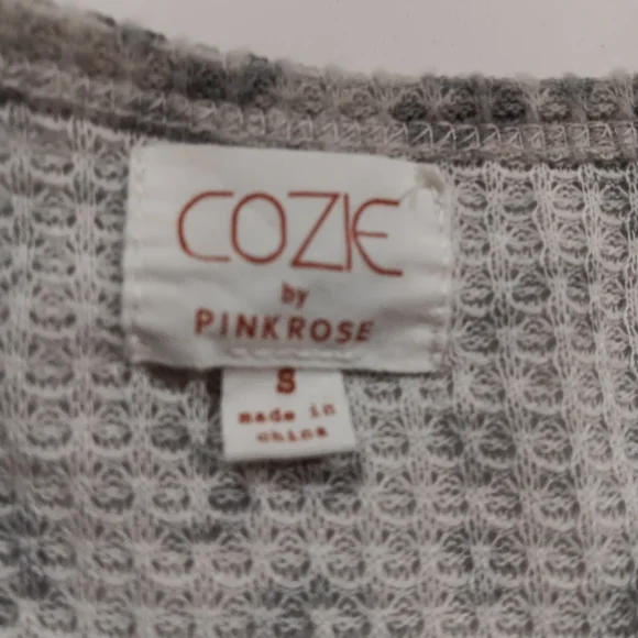 Cozie by Pink Rose Women's (Size S) Dk & Lt Gray Leopard Print Long Sleeve Top - Picture 3 of 8